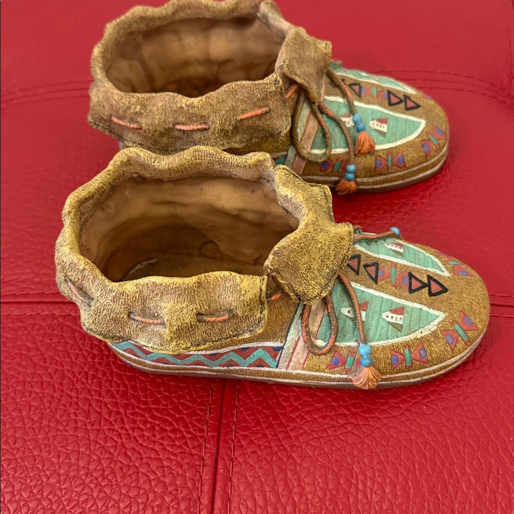 Vtg Southwestern Clay Moccasin Figurines Painted Shoes Ornaments - Picture 4 of 10